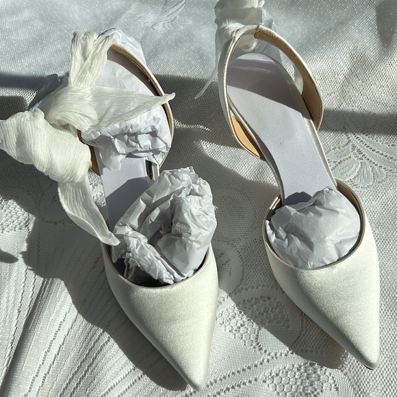 Badgley Mischka Blaze Satin Bow Stilettos - Picture 14 of 17